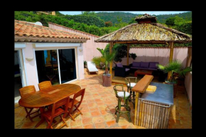 Dans Bâtisse traditionnelle appartement de la plage et terrasse Bali